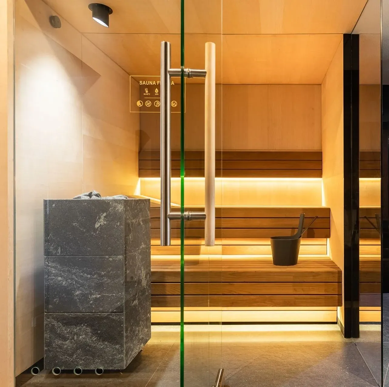 Sauna domowa sucha z piecem kamiennym